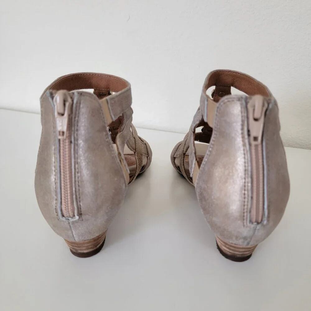 Sofft Gold Leather Strappy Sandals Women Size 9 Comfort Cushioned Gladiator - Picture 4 of 11